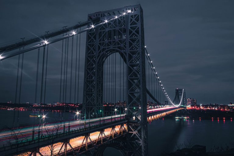 the george washington bridge at night